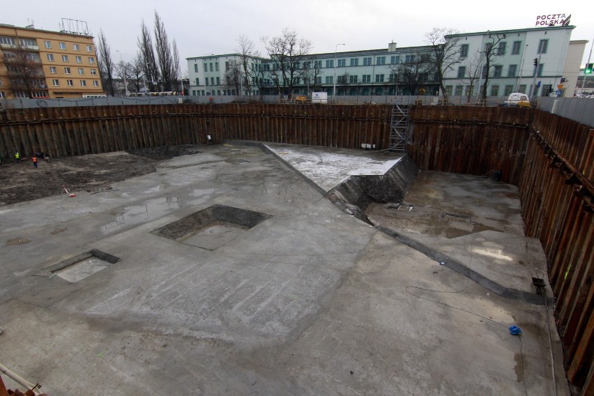 W miejscu dawnego dworca PKS wkrótce zaczną wylewać fundamenty pod biurowiec (ZDJĘCIA)