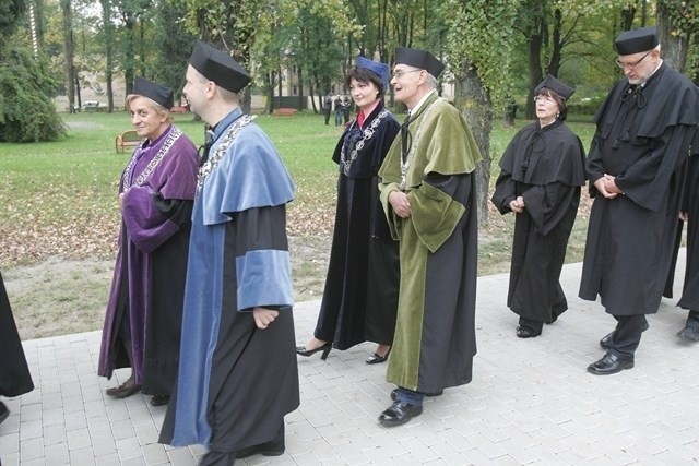 Orszak i wręczenie indeksów na inauguracji roku Uniwersytetu Śląskiego [ZDJĘCIA]