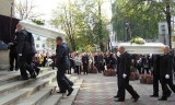 Wypadek w Kozach: Tłumy ludzi na pogrzebie Patryka i Konrada [ZDJĘCIA]