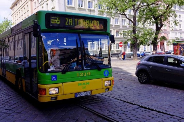 Awaria sieci trakcyjnej w Poznaniu sparaliżowała w sobotę w południe ruch tramwajowy w kierunku Miłostowa