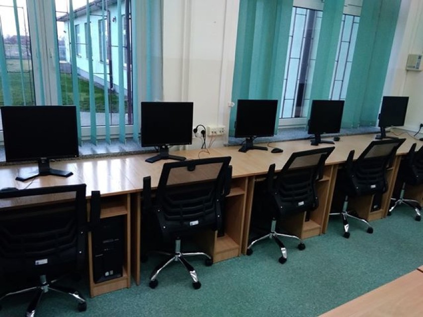 Szkoła w Broniszewicach ma nową, funkcjonalną pracownię komputerową