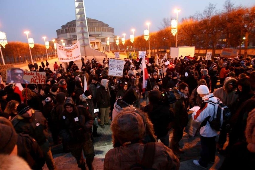 1000 osób protestowało przeciwko ACTA (ZOBACZ ZDJĘCIA)