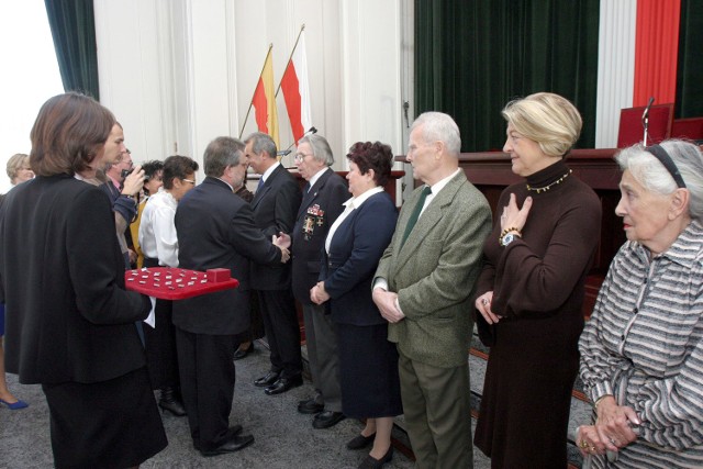 Odznaki za Zasługi dla Miasta Łodzi przyznawane są dwa razy w roku: w maju i w listopadzie.