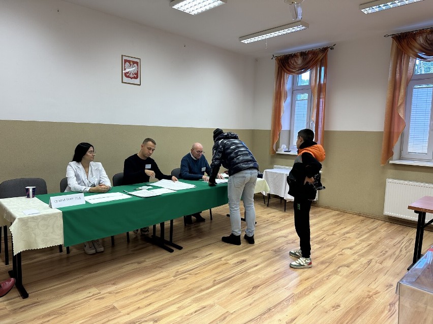 Pierwsze takie wybory w Byszkach i rekordowa frekwencja (ZDJĘCIA)