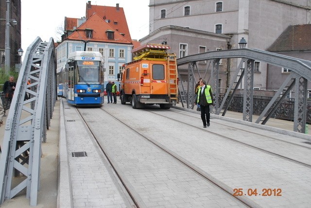 Była próba, a od soboty tramwaje wrócą na mosty Młyńskie (ZDJĘCIA)