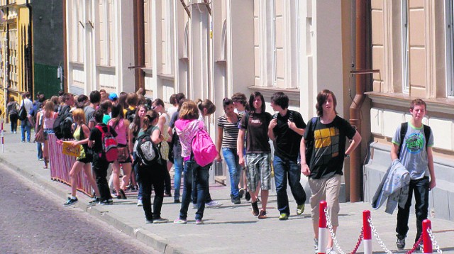 Gimnazjum nr 2 to jedna z najpopularniejszych szkół w Tarnowie. Ale w rekrutacji może sięgnąć po kontrowersyjny zapis