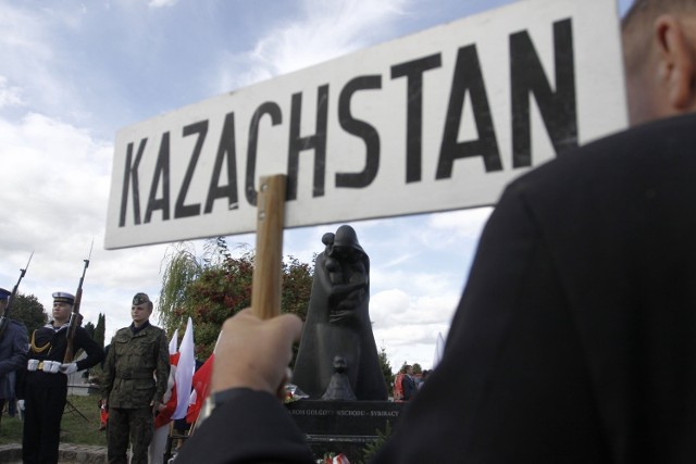 Wystawę poświęconą zsyłce Polaków na Sybir przygotowało Muzeum Tradycji Niepodległościowych.