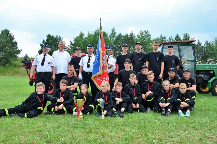 Gminne Zawody Sportowo - Pożarnicze w Mostkach. Łącznie w zawodach wystartowało siedem drużyn [zdjęcia]