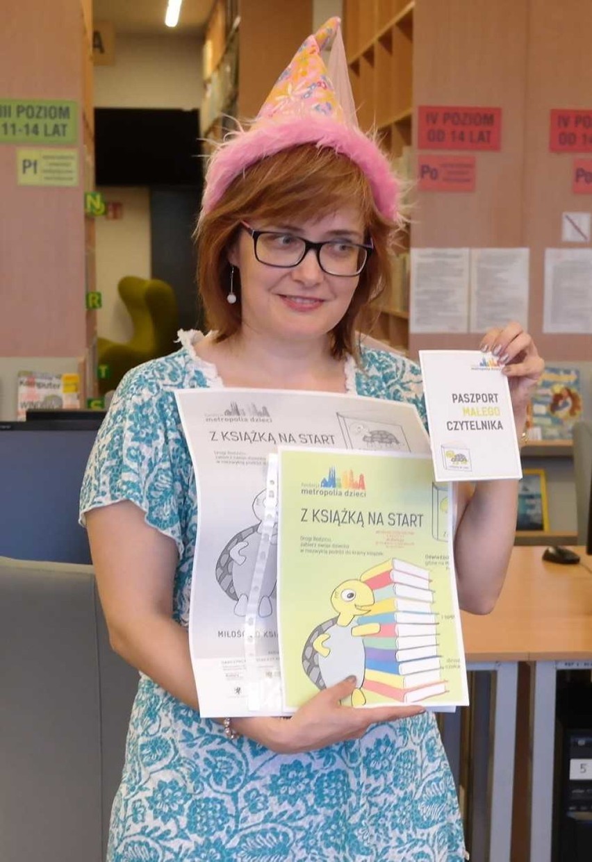 Akcje czytania w Malborku. "Jak nie czytam, jak czytam" w SP 9 i "Czytanie łączy" w Mediatece