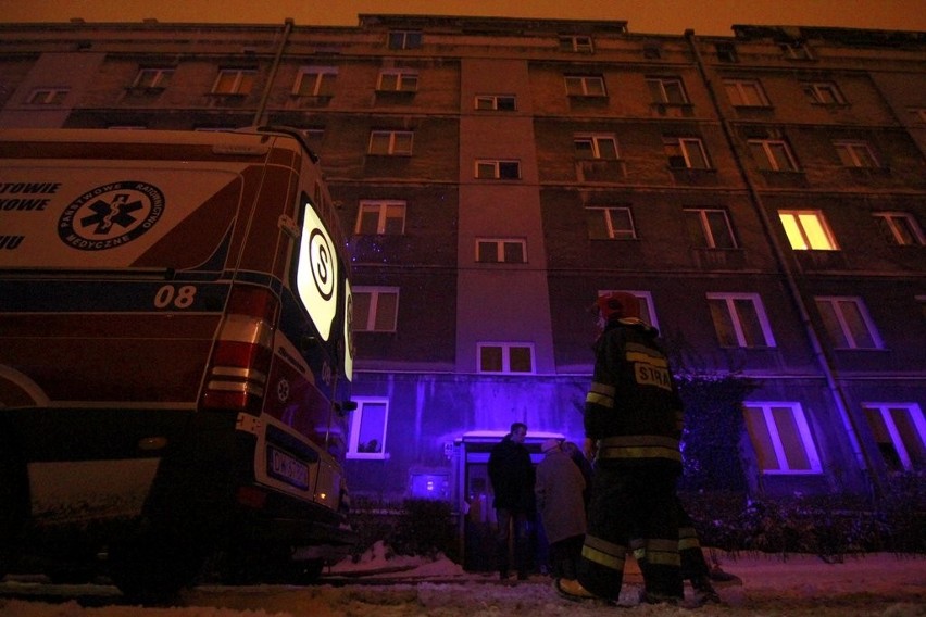 Wrocław: Pożar przy ul. Kościuszki. Jedna osoba ranna (ZDJĘCIA)
