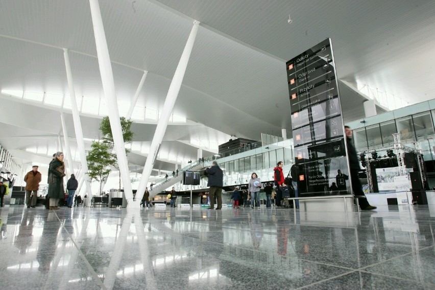 Wrocław: Nowy terminal lotniska (GALERIA)
