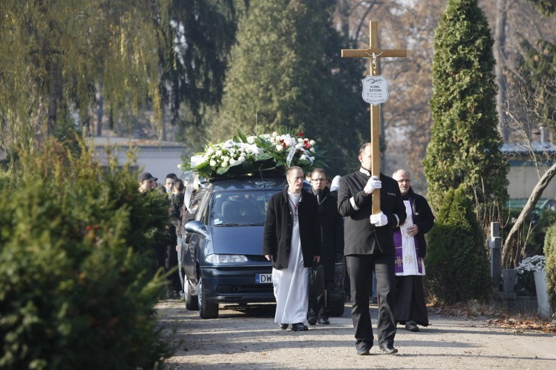 Pogrzeb Kamila zabitego na Różance. Żegnali go rodzina i przyjaciele (ZDJĘCIA)