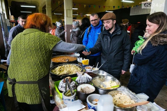 W lofcie Off Mariny przy ul. Chmielewskiego 18 w Szczecinie w niedzielę został zorganizowany smaczny Bazar Smakoszy.