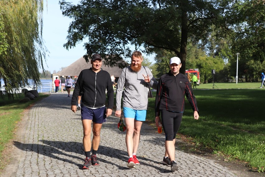 Biegacze i biegaczki na 42. Biegu Lechitów w Gnieźnie