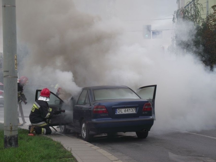 Wrocław: Pożar samochodu na Nowym Świecie (ZDJĘCIA)