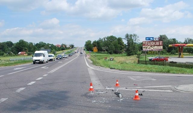 Wypadek w Sędziszowie Małopolskim. BMW zderzyło się z iveco [zdjęcia]