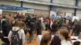 Tłumy młodzieży na XIX Targach Kariery "Szkoła dla ósmoklasisty" w Skierniewicach