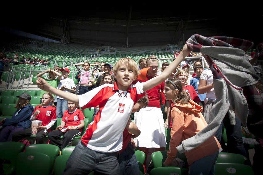 Wrocław: Dzieci uczyły się na stadionie kibicowania