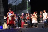 Kraków. Święto 3 maja. Po oficjalnych uroczystościach mieszkańcy świętowali na imprezach plenerowych