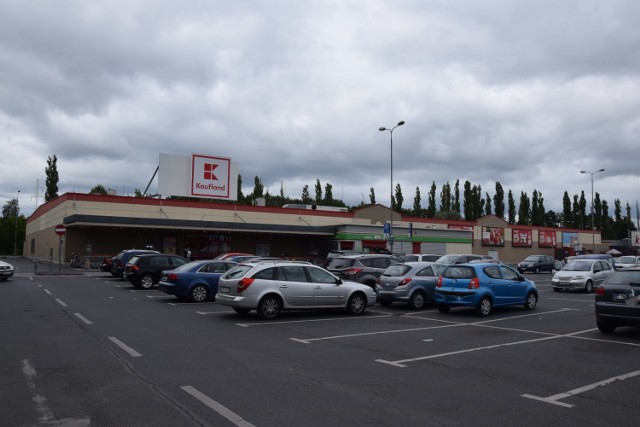 Kaufland, ul. Chałubińskiego 2 w Nowej Soli - od poniedziałku do soboty, w godz. 6.00-23.00.