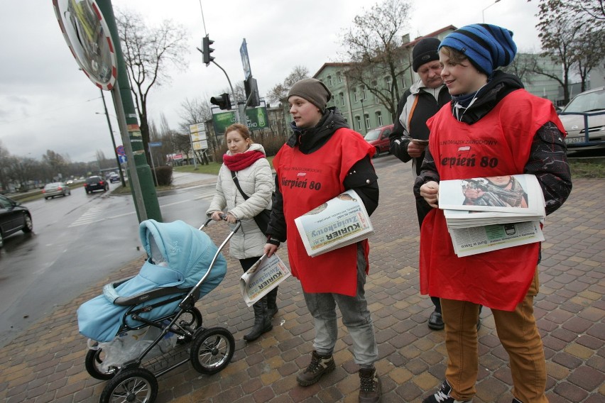 Protest pod sklepem sieci Tesco w Sosnowcu [ZDJĘCIA]