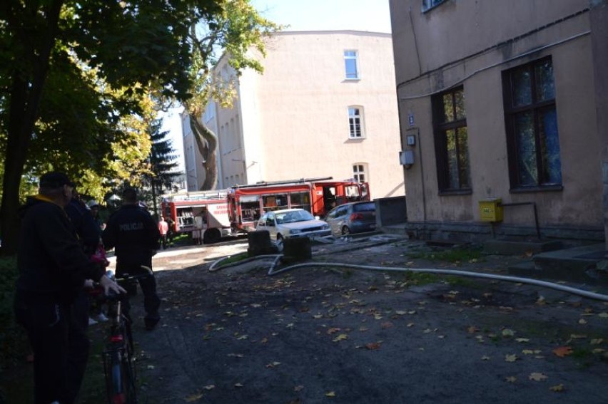 Pożar w budynku wielorodzinnym na pl. Wolności w Malborku. Straty - ok. 60 tysięcy złotych