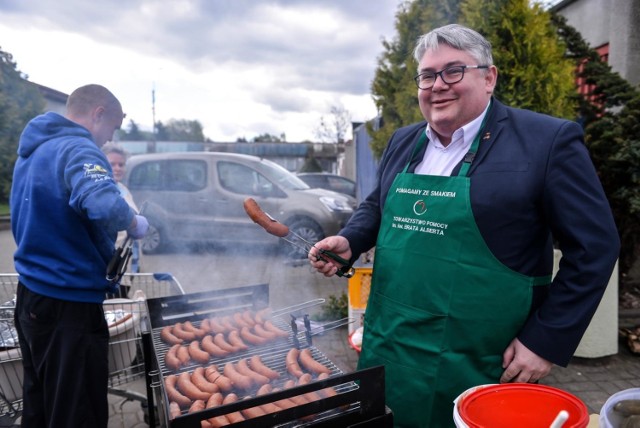 Wspólne grillowanie z osobami bezdomnymi zorganizował w piątek 27 kwietnia gdański magistrat