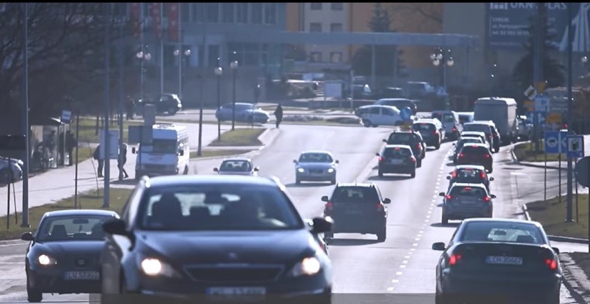 Chełm. Wnioski o odszkodowanie za uszkodzenie auta, po wjechaniu w dziurę na ulicy, można składać online