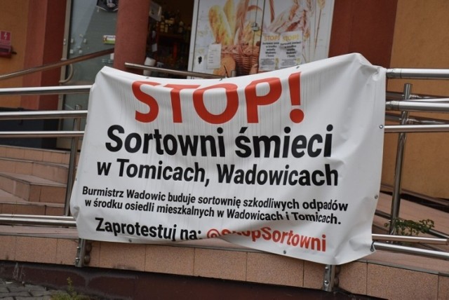 Mieszkańcy Wadowic i Tomic protestują przeciwko inwestycji m.in. w taki sposób