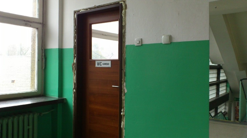 Wszystkie drzwi w szkole w przyszłości mają mieć wstawione...
