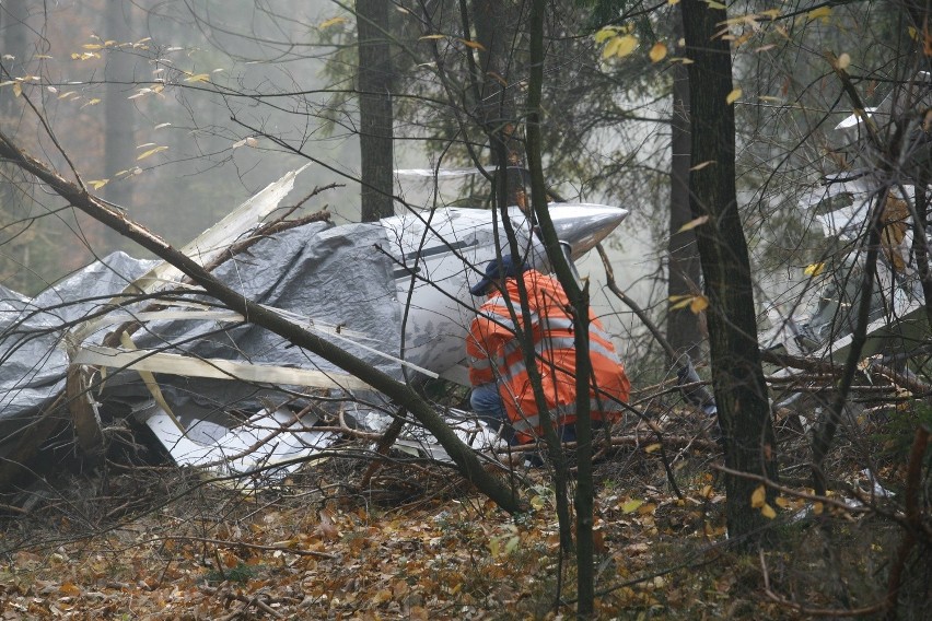 Samolot, który rozbił się pod Pyrzowicami, miał planowo lądować na Muchowcu [ZDJĘCIA]