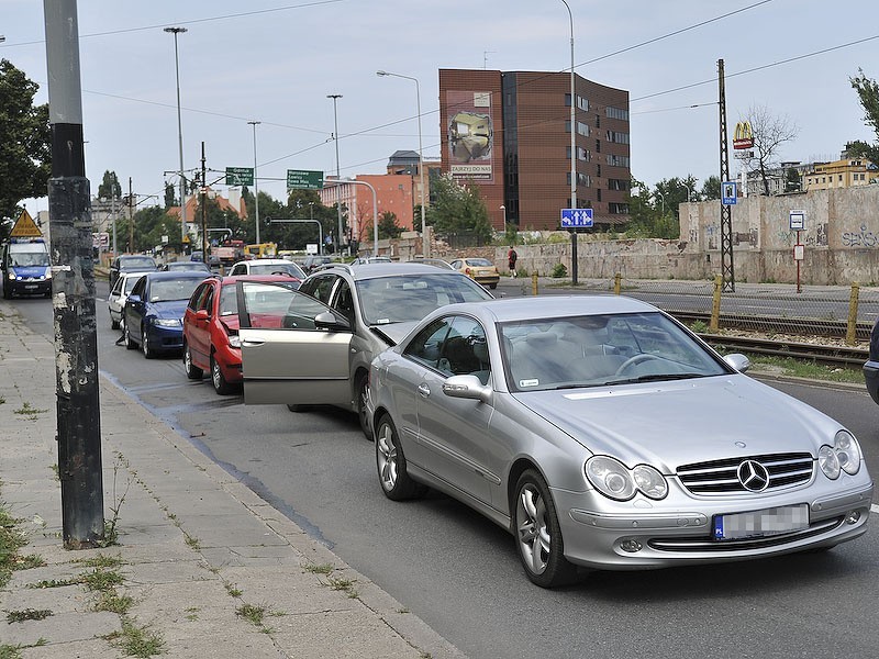 Łódź: zderzenie 5 aut na Żeromskiego