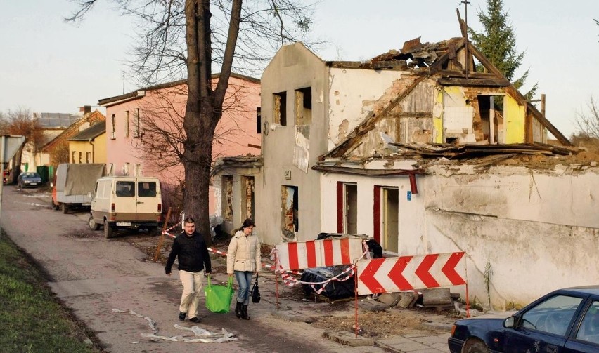 Z dnia na dzień przy Trakcie św. Wojciecha domów jest coraz...