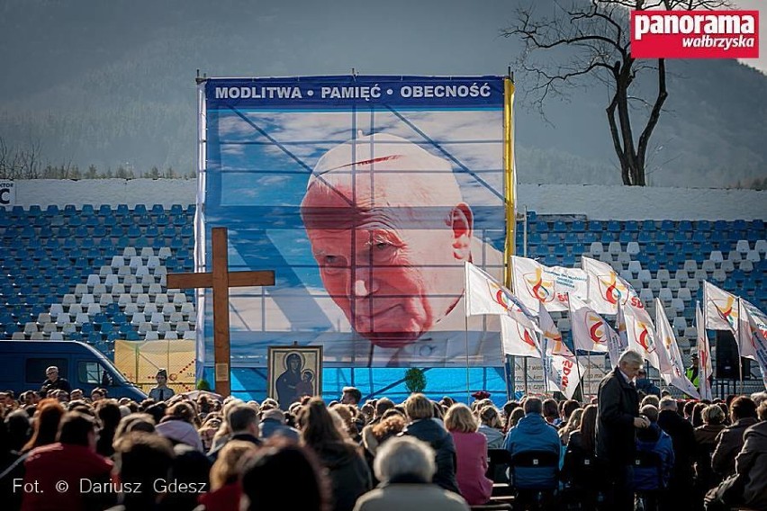 Msza papieska na stadionie w Wałbrzychu [ZDJĘCIA]
