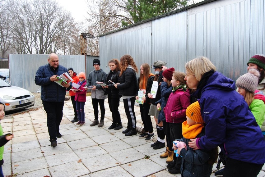 Sprzątanie lasu w Bełchatowie z grupą Leszy Bełchatów -...