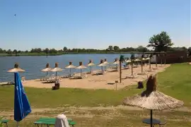 pla-a-w-kunicach-jak-polskie-hawaje-z-oty-piasek-le-aki-pod-palmami