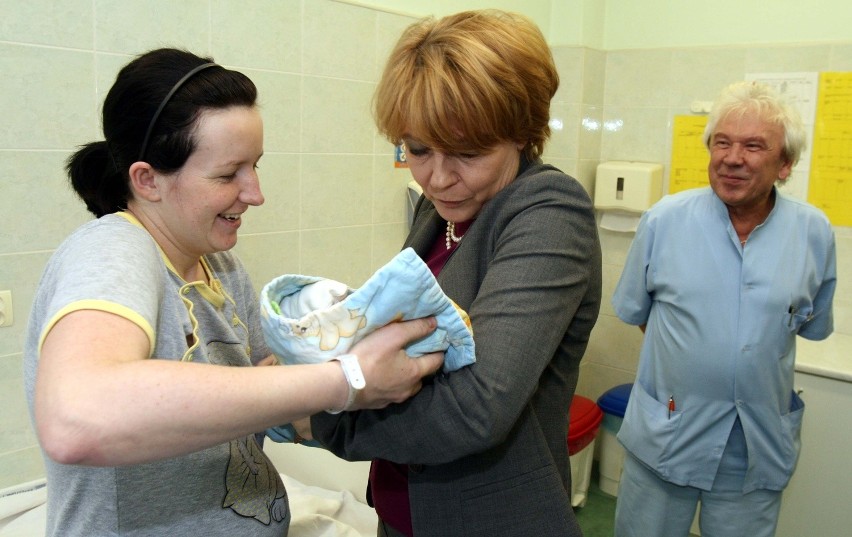 Prezydent Hanna Zdanowska odwiedziła nowo narodzone dzieci w...