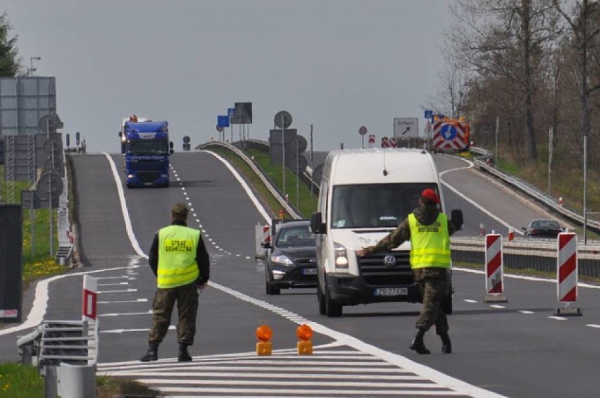 Kronawirus. Polska wprowadza ograniczenia przy przekraczaniu granicy. Co trzeba wiedzieć?