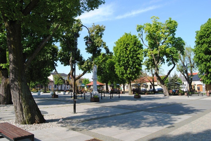 Rynek we Włoszczowie w majowej odsłonie. Jest pięknie. Zobaczcie zdjęcia