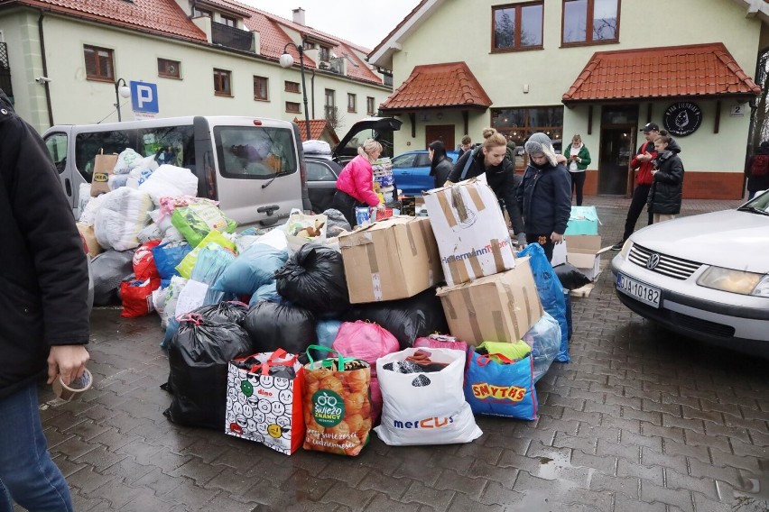 Legniczanie włączyli się w zbiórkę darów dla mieszkańców Ukrainy