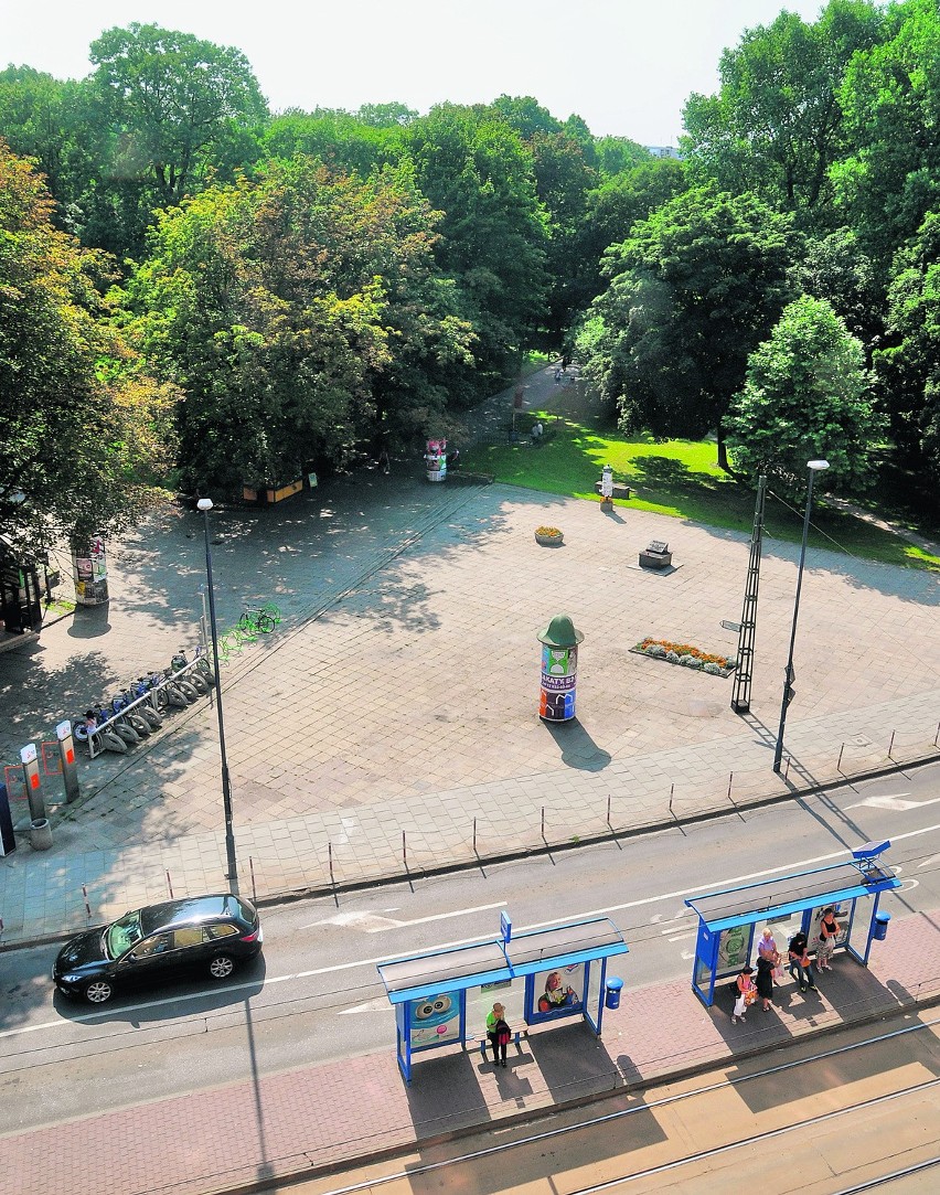 Kraków: oprotestowali parking pod placem Inwalidów