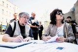 W Łodzi zbierali podpisy w obronie lekcji historii