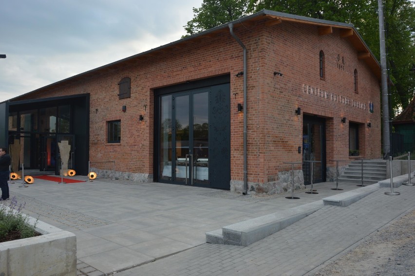 Na miejscu XIX-wiecznego spichlerza w Żukowie otwarto nowe Centrum Kultury - ZDJĘCIA