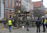 Gdańsk: Czasza fontanny Neptuna już na Długim Targu (ZDJĘCIA)