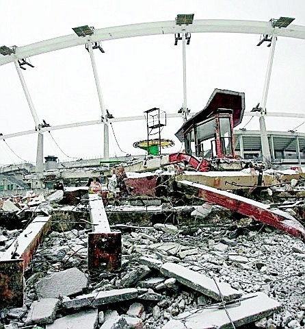 Wyburzenie Stacji Stadion Śląski rozpoczęło się 11 lutego. Z...