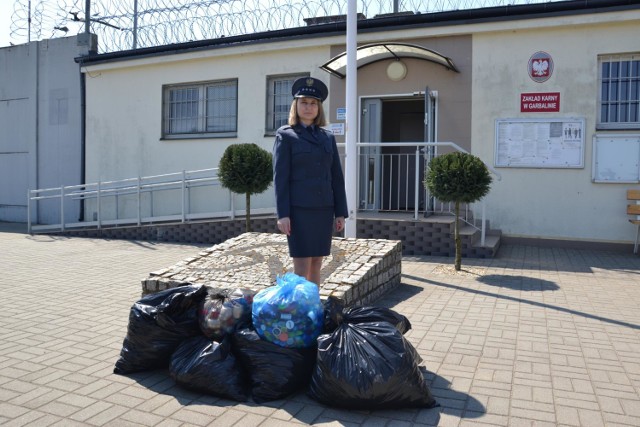 Zbierano nakrętki na wózek dla niepełnosprawnego Filipka ze Zgierza