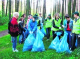 Olkusz: zebrali w lasach 150 worów pełnych śmieci 