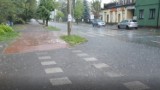 Ulewa i silny wiatr w Skarżysku-Kamiennej. Zalane były ulice w mieście i okolicach. Zobacz wideo i zdjęcia