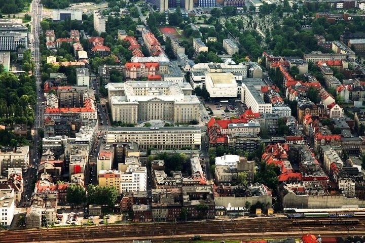 Katowice z lotu ptaka. Zobacz Nikiszowiec, Dolinę Trzech Stawów i centrum [ZDJĘCIA]