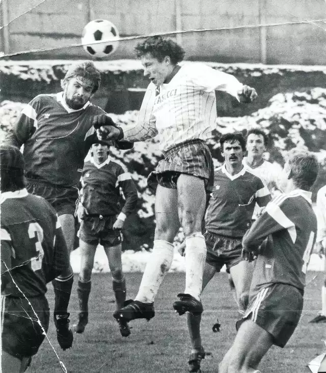 Ryszard Tarasiewicz (na biało) był jedną z gwiazd stadionu
